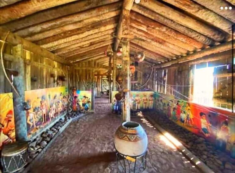 Museo Tava Jaguarú, ubicado en la cima del Cerro Yaguarón, en su interior guarda todos los instrumentos utilizados por los indígenas, urnas funerarias y otros.