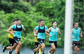 El experimentado Alejandro Silva encabeza la ronda de trotes, acompañado por otra de las incorporaciones, Raúl Cáceres, también aparecen en el cuadro Carlos Sebastián Ferreira y Giovanni Bogado.