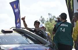 Migue Zaldívar, piloto del Skoda Fabia RS Rally 2, durante la llegada a la rampa de Mariscal Estigarribia al finalizar la Etapa 1 del Rally del Chaco.