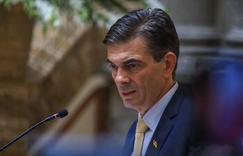 El presidente de Bolivia, Rodrigo Paz, habla durante la juramentación de su gabinete Gobierno.