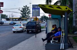 Antes de fin de año, un tramo de 5 kilómetros de la ruta PY03, exTranschaco, funcionará con carril exclusivo para colectivos. El objetivo es aumentar la frecuencia y disminuir el tiempo de espera de los pasajeros en las paradas.
