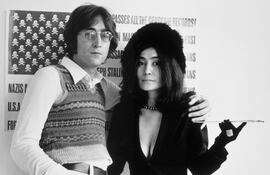 John Lennon y Yoko Ono.