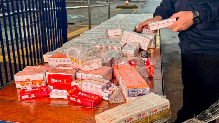 Más de 5.000 ampollas de medicamentos adelgazantes fueron decomisados este miércoles por autoridades brasileñas.