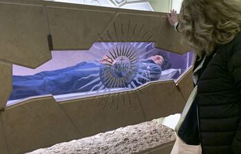 La ciudad italiana de Asís, donde vivió san Francisco, se ha convertido en lugar de peregrinaje de miles de fieles y turistas para ver la tumba del adolescente Carlo Acutis, conocido como el 'santo milenial'.