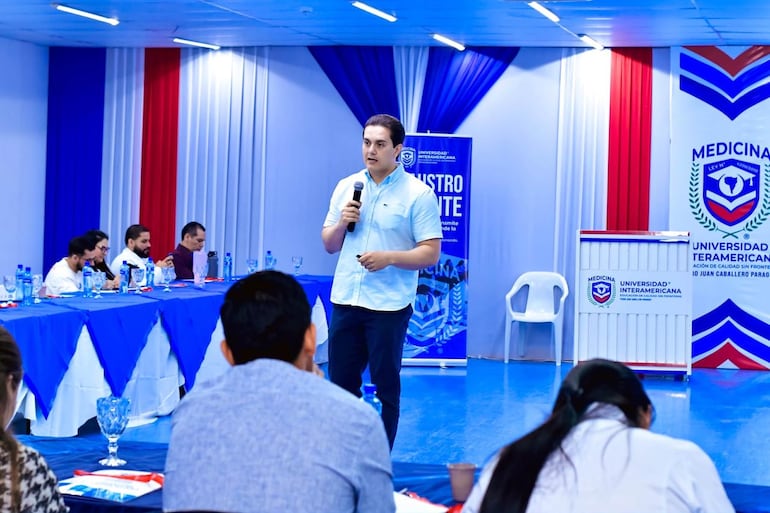 Autoridades, coordinadores y docentes de Interamericana Medicina participaron del Claustro Docente para planificar el inicio del segundo semestre del año lectivo 2026.