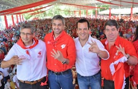 De izquierda a derecha: Juan Carlos Vera, exgobernador de Guairá; Mario Abdo Benítez, ex presidente de la República; Rodolfo Friedmann, exsenador; y Éver Noguera, exdiputado.