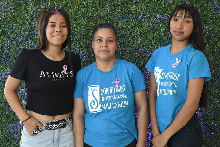 Gabriela Pagliaro, Zunilda Gómez y Yamilé González. 