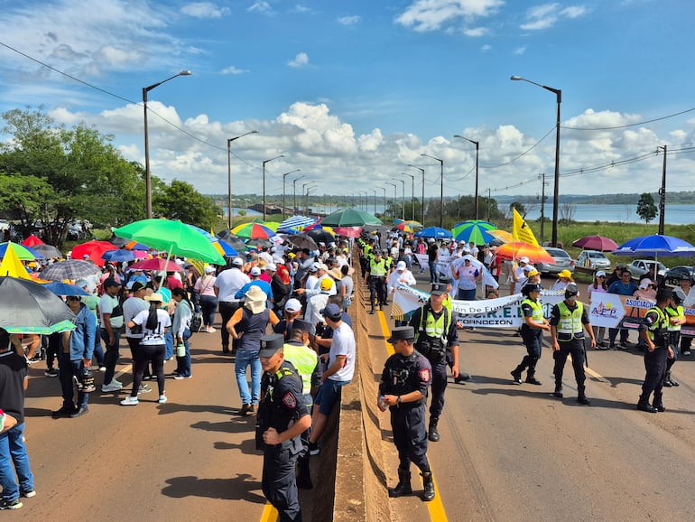 Paro docente: si viaja menos y no hay corrupción, la plata alcanza, reclaman en Itapúa