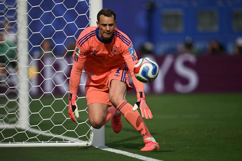 Manuel Peter Neuer​​, guardameta de la selección alemana, de 40 años.