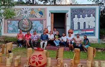 Artesanos de Tobatí se preparan para mostrar sus creaciones en la Expo Artesanía.