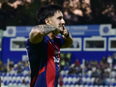 El argentino Jonatan Torres, futbolista de Cerro Porteño, celebra un gol en el partido frente a Recoleta FC por la fecha 4 del torneo Clausura 2025 de la Primera División de Paraguay en el estadio Luis Salinas, en Itauguá, Paraguay.