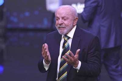 AME7366. SAO PAULO (BRASIL), 18/10/2026.- El presidente de Brasil y candidato a la reelección, Luiz Inácio Lula da Silva, habla durante el primer debate presidencial este domingo, en la sede de Rede Bandeirantes en Sao Paulo (Brasil). Lula atacó a Bolsonaro vinculándolo a los mandatarios de Argentina, Javier Milei, y de EE.UU., Donald Trump, por su parte, el opositor respondió relacionando a su adversario con el jefe de Estado nicaragüense, Daniel Ortega, y con el depuesto presidente venezolano Nicolás Maduro. EFE/ Sebastiao Moreira