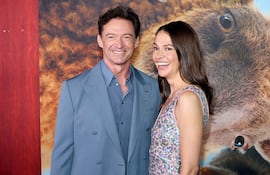 ¡Muy enamorados y felices! Hugh Jackman y Sutton Foster asistieron al estreno en Nueva York de The Sheep Detectives. (Jamie McCarthy/Getty Images/AFP)