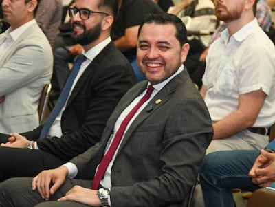 Luis Bello (ANR-HC), intendente de Asunción, pretende entregar los tributos de los asuncenos como garantía del préstamo para pagar aguinaldos de los funcionarios.