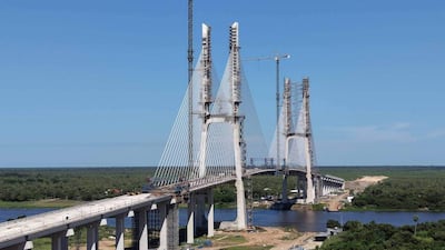 Puente Bioceánico en construcción sobre el río Paraguay, en su etapa final de terminaciòn.
