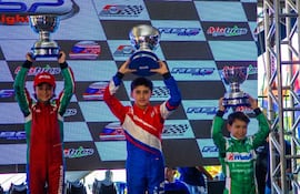 El piloto paraguayo Nelson Segovia subió al tercer escalón del podio en ésta ocasión.