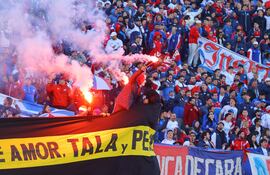 Por los incidentes ocurridos en el último clásico del fútbol uruguayo, entre Peñarol y Nacional, ambos equipos fueron sancionados con quita de puntos y encuentros sin público.