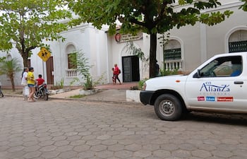 Padres son obligados a comprar libros para complementar las actividades pedagógicas.