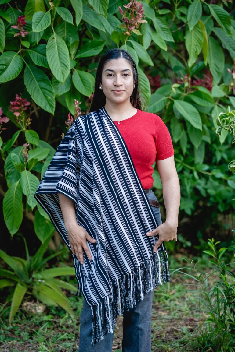 El tradicional Poncho Para’i representa la esencia cultural y artesanal de Piribebuy.
