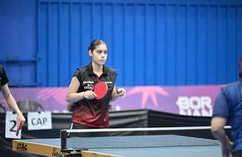La paraguaya Florencia Valentina Paiva (14 años) es promesa de medalla en el tenis de mesa.