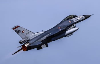 Caza F16 de la defensa áerea turca durante unos ejercicios militares de la alianza atlántica OTAN. (archivo)