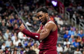 La estrella de los Cavs Donovan Mitchell terminó con 24 tantos.