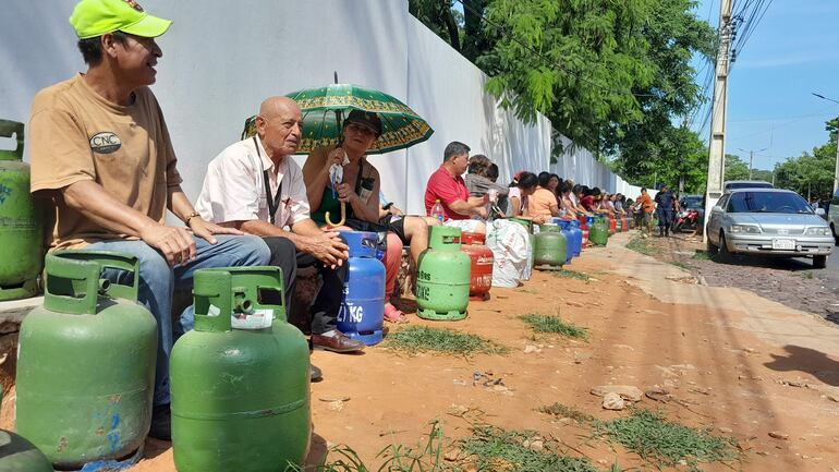 provisión de gas gratis en Petropar
De	Higinio Ruiz Diaz <hruizdiaz@abc.com.py>
Destinatario	Interior <interior@abc.com.py>
Cc	foto@abc.com.py
Fecha	02-12-2023 12:07