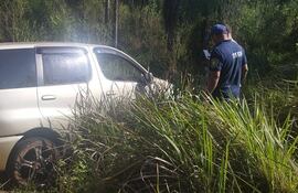 Allan abandonado el vehículo utilizado por los malviviente para el asalto en el local de distribuidora de bebidas de San Ignacio, Misiones.