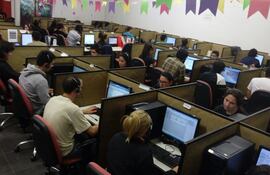 Call Center de la ANDE seguirán atendiendo a la par del chatbot de Whatsapp.