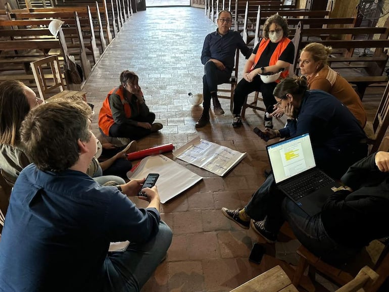 Especialistas trabajan en la preparación del expediente técnico y análisis patrimonial del Templo de Yaguarón.