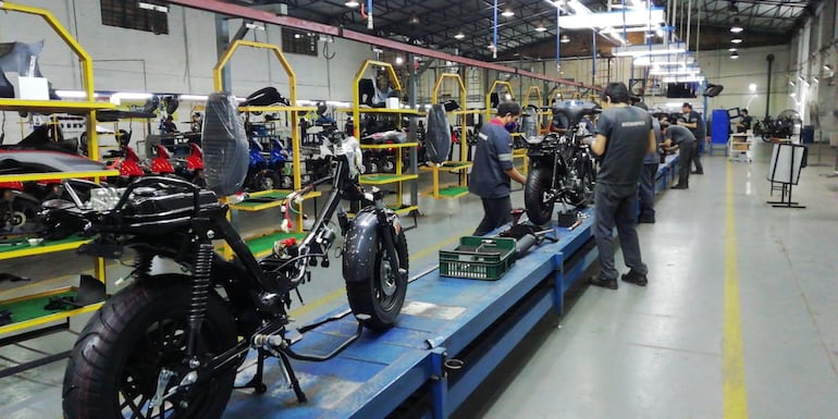Dólar en baja desafía a la industria de motocicletas, que pide previsibilidad cambiaria