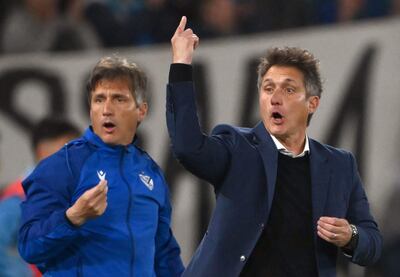 Guillermo Barros Schelotto (derecha), exseleccionador de Paraguay, dirige técnicamente a Vélez Sarsfield. 