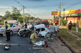Un fuerte accidente de tránsito dejó una joven fallecida sobre la calle Manuel Ortiz Guerrero en San Lorenzo.