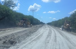 La implementación de barreras en días de lluvia ayudará a proteger los trabajos de reparación de los caminos.