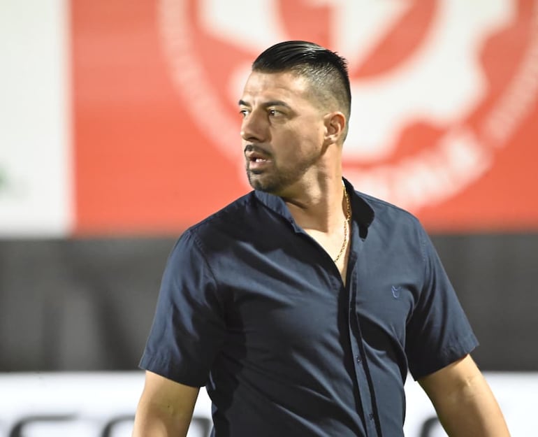 Julio César Cáceres: “Hay ansiedad por ganar, pero no se está dando. Eso preocupa”.