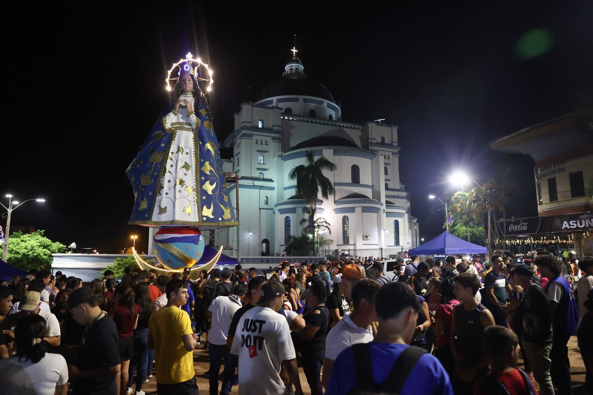 Peña firma ley que declara festividad de la Virgen de Caacupé Patrimonio Cultural Inmaterial