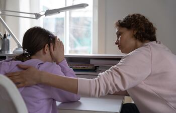 Crianza respetuosa, comunicación asertiva, conversación entre padres e hijos adolescentes.