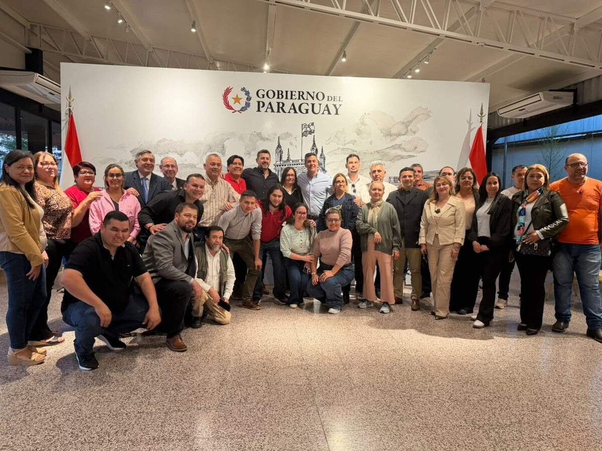 Docentes de FEP firman reajuste del 5%, pero anuncian que irán por el 8%