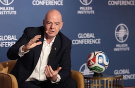 El presidente de la FIFA, Gianni Infantino, habla durante la 29.ª Conferencia Global anual del Instituto Milken en el Beverly Hilton en Beverly Hills, California.