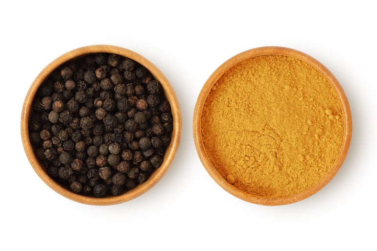 Cúrcuma y pimienta negra.