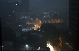 Esta madrugada se registrarán tormentas en varios puntos del país.