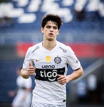 El talentoso mediapunta del Olimpia, Eduardo Andrés Delmás Schaerer (19 años) durante el encuentro ante Sportivo Trinidense. (Foto: @elClubOlimpia)