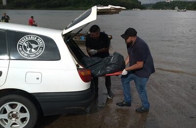 El cuerpo fue encontrado ayer en el río Paraná, a unos cinco kilómetros del Puente de la Integración.