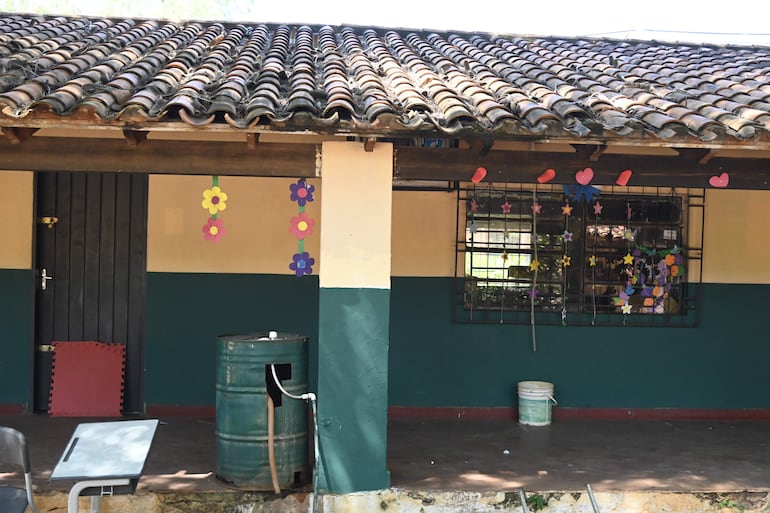 Pabellones fueron pintados y ya están listos para recibir a los escolares, este lunes 23 de febrero.