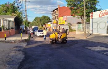 La Municipalidad ejecuta obras viales en los barrios de Fernando de la Mora.