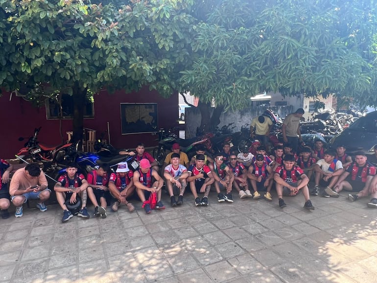 Detención de hinchas en el marco del superclásico entre Cerro Porteño y Olimpia.