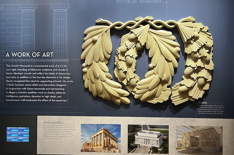 Fotografía que muestra los relieves decorativos de la estatua del presidente Abraham Lincoln este jueves, en Washington (Estados Unidos).