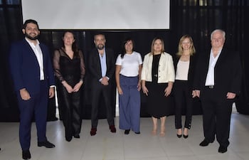 Profesionales del Grupo Ceta durante la presentación de Metroservicios.