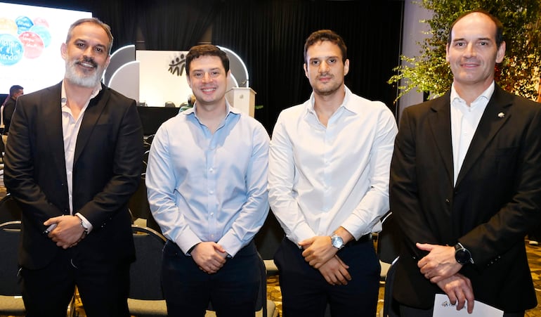 Brindis del Banco Familiar