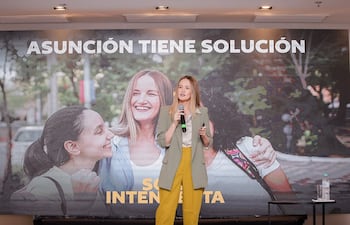 Sole Núñez en su exposición ante el Club de Ejecutivos.